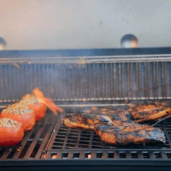 Pack Weber Crafted Pour Barbecue Weber Genesis Entre 2016 Et 2022 -Barbecue Étagères Magasin 7670 grille weber ambiance viande min 2