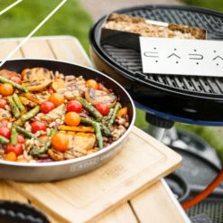 Boite De Fumage Smokerbox Pour Barbecue Cadac Au Charbon Et Au Gaz 5 Boite De Fumage Smokerbox Pour Barbecue Cadac Au Charbon Et Au Gaz -Barbecue Étagères Magasin 98312v fumoir cadac ambiance1